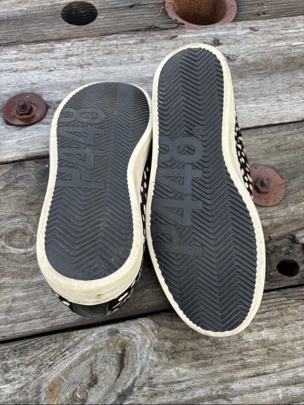 P448 Women’s Sz8.5/9 Unisex-John Sneakers Cowiena Calf Hair Black/Cream #318 - Picture 11 of 13
